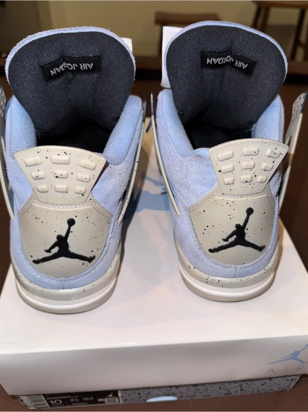 Jordan Retro 4 UNC